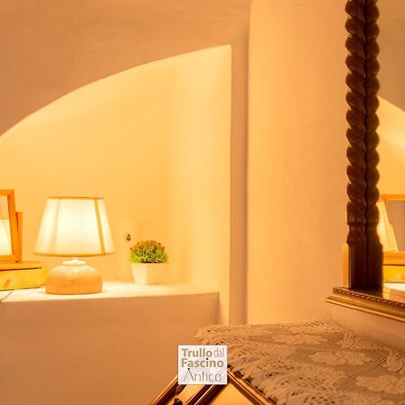 Trullo Dal Fascino Antico Villa Locorotondo Eksteriør billede