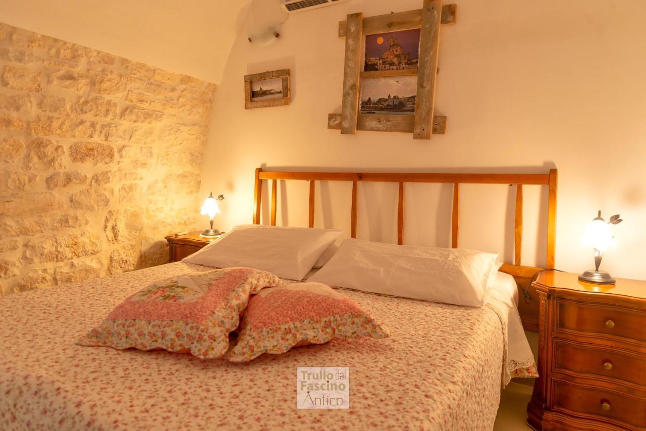 Trullo Dal Fascino Antico Villa Locorotondo Eksteriør billede